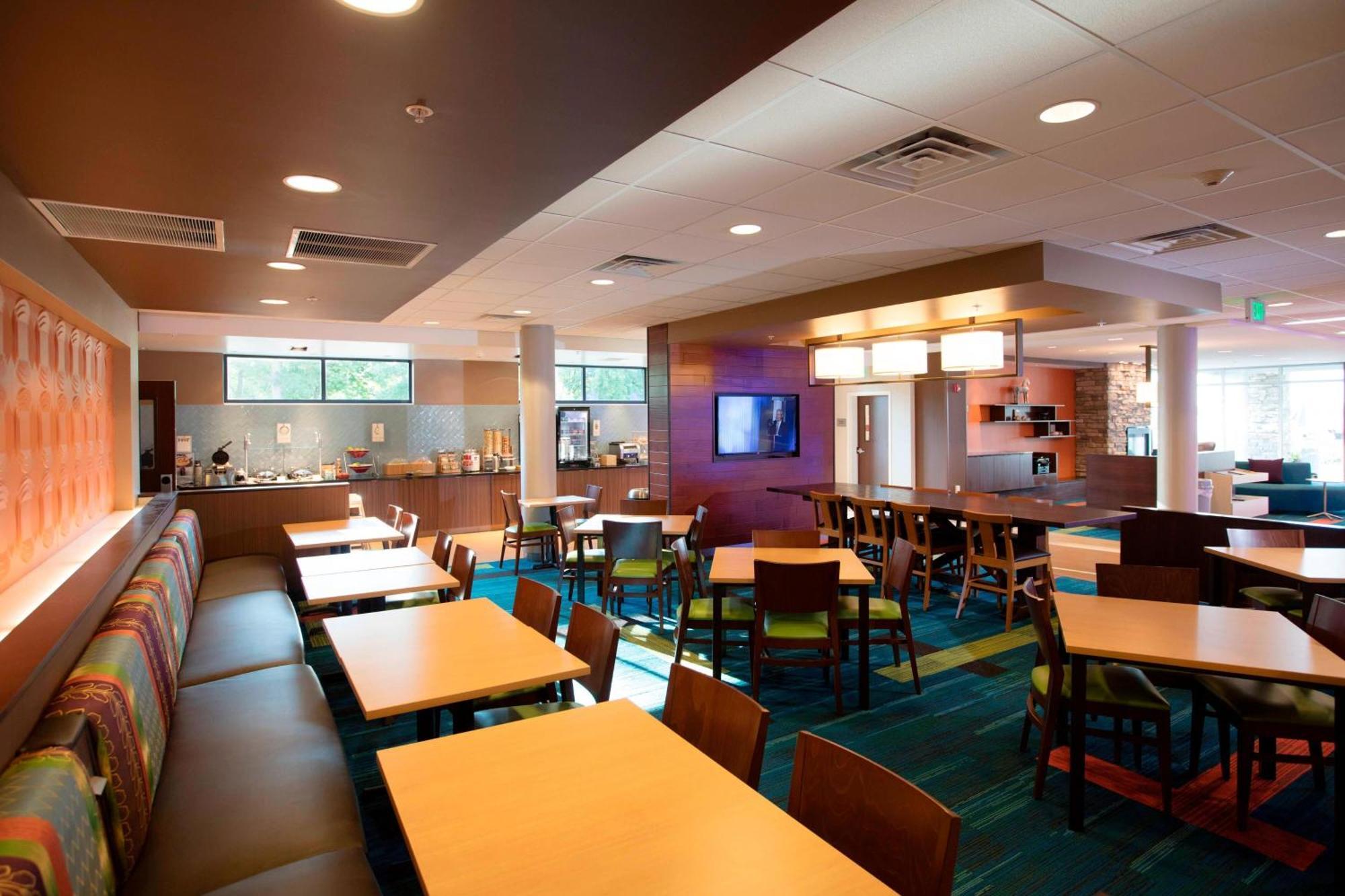 Hotel Fairfield & By Marriott 3*